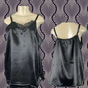 Soft Focus 20W Black Satin Scallop Lace V-Neckline Adjustable Straps Camisole